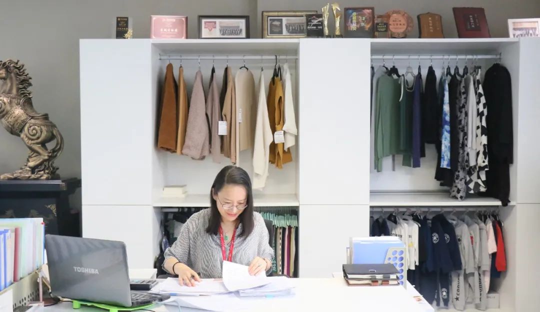 表彰！聯(lián)橋集團劉秀芬榮獲“全國紡織工業(yè)勞動模范”稱號