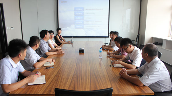 海淀區(qū)委組織部、中國人民大學調研組一行來聯(lián)橋集團考察調研
