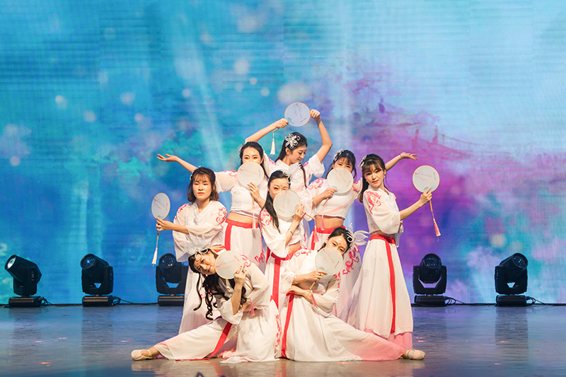 歡欣鼓舞迎新春，滿懷豪情攀高峰 | 聯(lián)橋集團2020迎新春聯(lián)歡晚會激情開演(圖20)